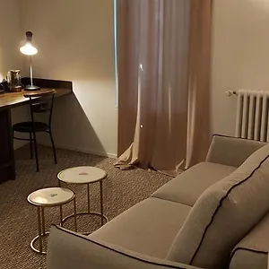  Hotel Le Petit Mas France