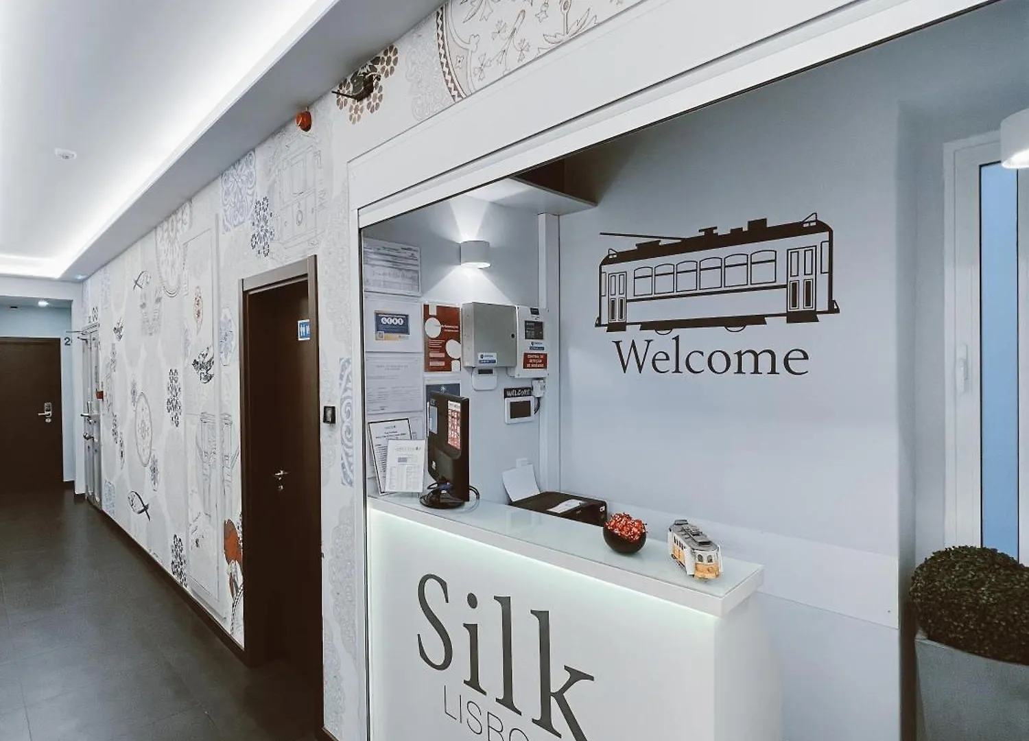 Silk Lisbon Bed & Breakfast